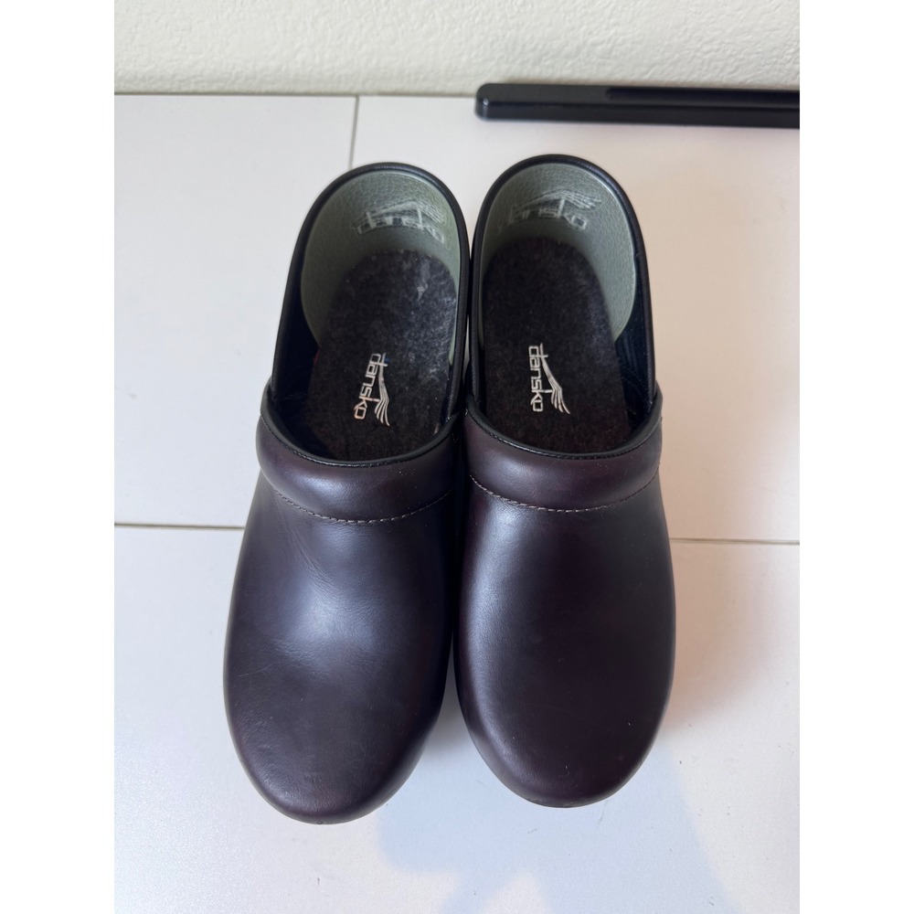 Dansko Professional Clogs Women 39 8.5 9 Brown Leather Slip Resistant Minimalist